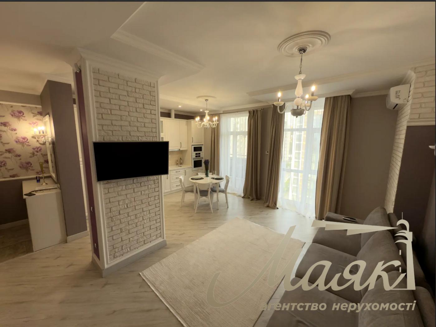Rent 1k apartment - studio 47m², str. Filatov Akademika, Pechersk