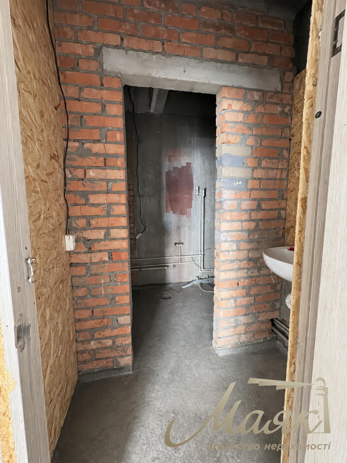 Продаж фасаду 215м2, Новопечерські Липки, Драгомирова, 20А