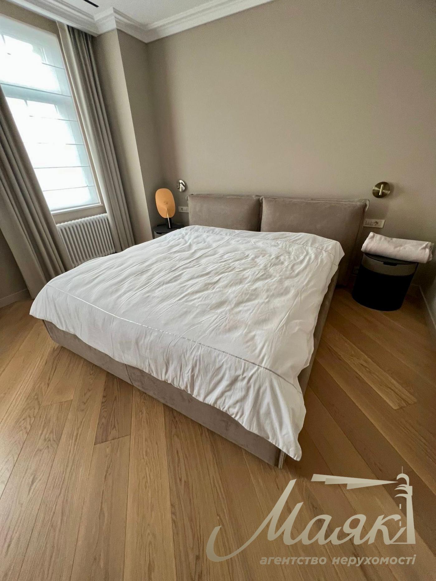 Продаж квартири в ЖК Да Вінчі, вул. Олеся Гончара 35, історичний центр Києва