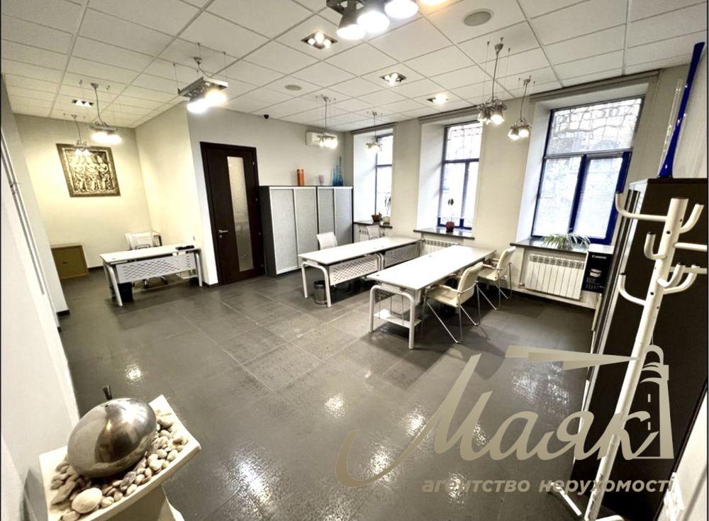 Оренда офісу 122м2, вул.Микільсько-Ботанічна 3, Центр