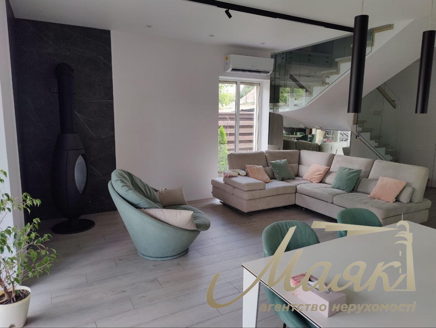 Оренда 2-поверхового дуплексу (140 м²) на Осокорках, за 750 м від «Новуса»