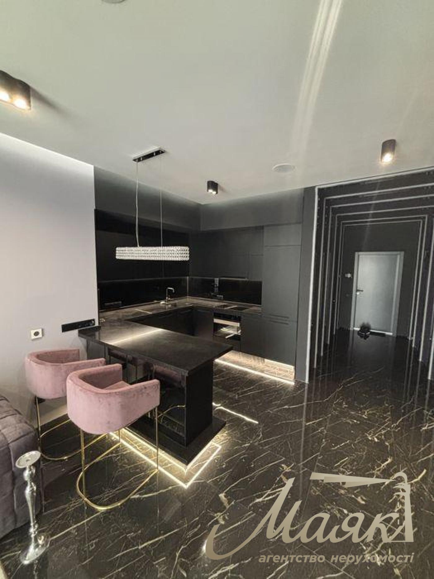Продаж 2-кімнатної квартири у ЖК Royal Tower, 65 кв. м, Центр, вул. Саксаганського, 37К