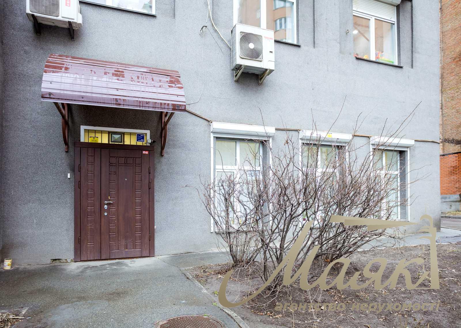 Оренда офісу площею 238 м² на вул. В'ячеслава Черновола, 25, Шевченківський