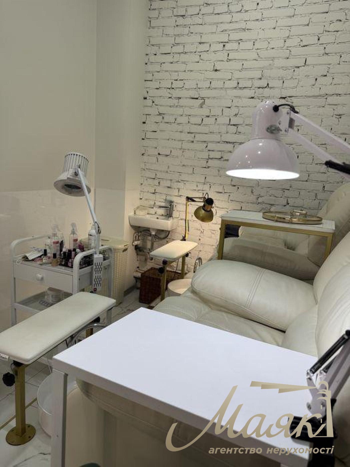 Оренда комерційного приміщення ЖК Бульвар Фонтанів, вул. Саперне поле