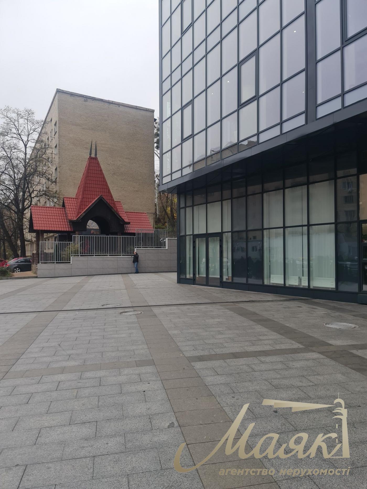 Оренда фасадного приміщення з ремонтом 62 м2 ЖК Новопечерська Вежа Печерський район