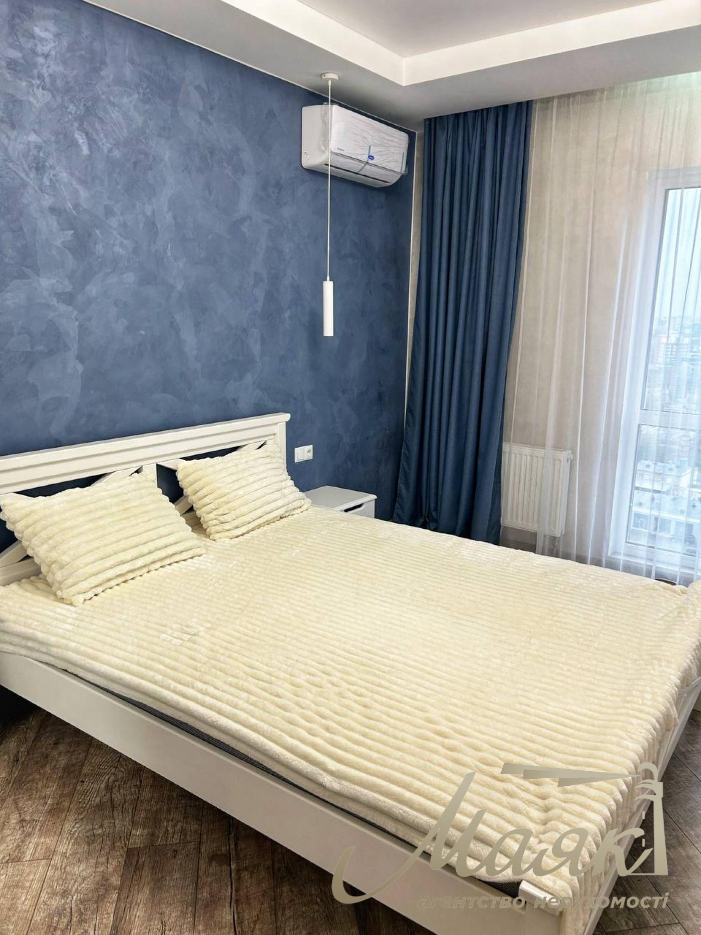 For Sale / Apartment / Maksymovych Mykhaila, Goloseevo, Kyiv