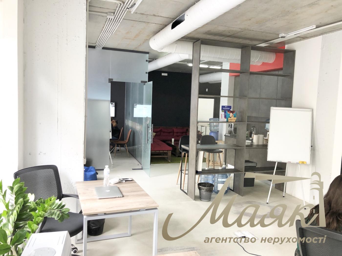 Rent office space 135 sq.m. sq. Vozdvizhenskaya 51A