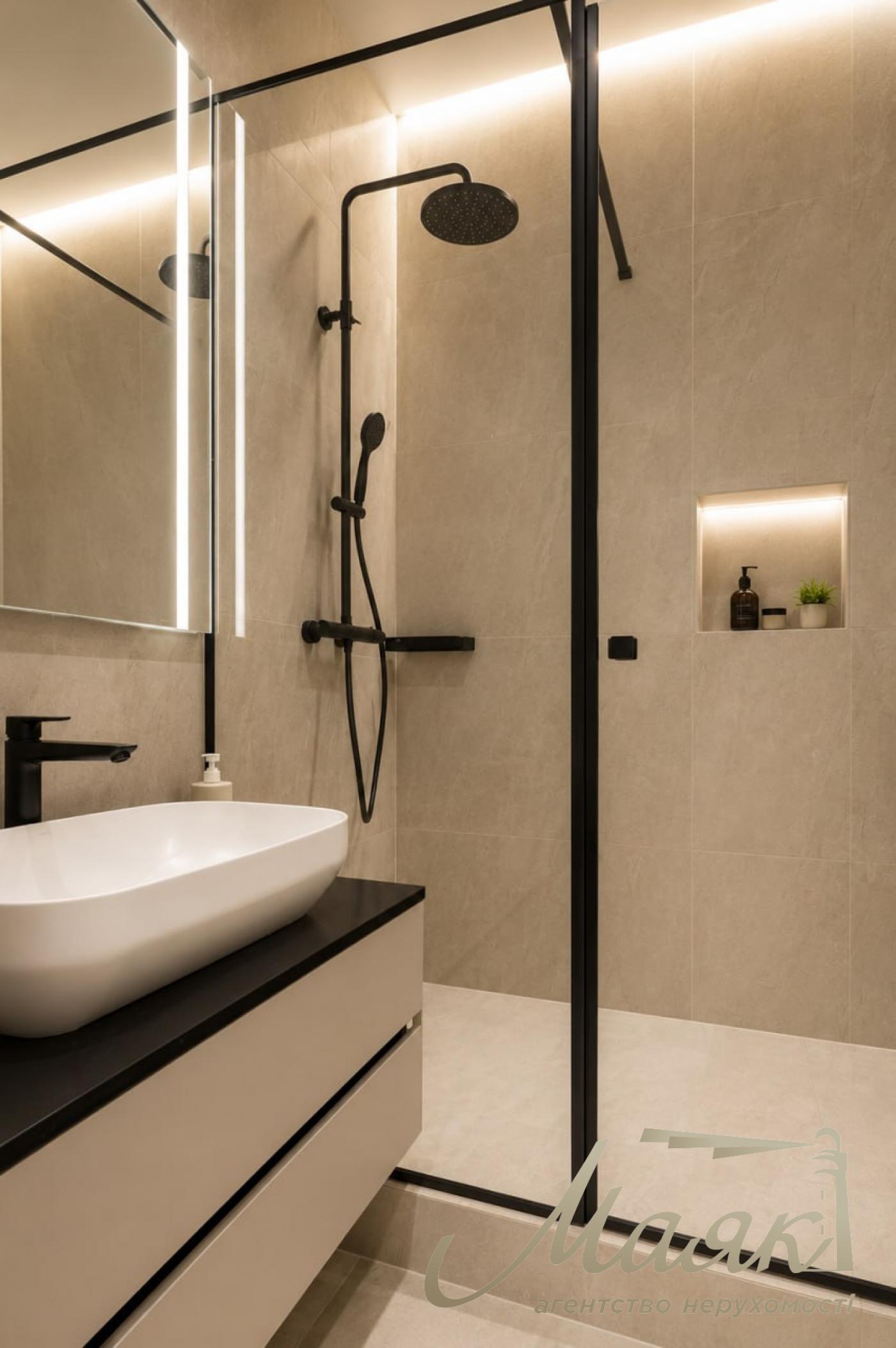 Продаж 2-кімнатної квартири з ремонтом площею 55 м² у ЖК «Новопечерські Липки», Печерськ, вулиця Драгомирова/Верхогляда, 19Б