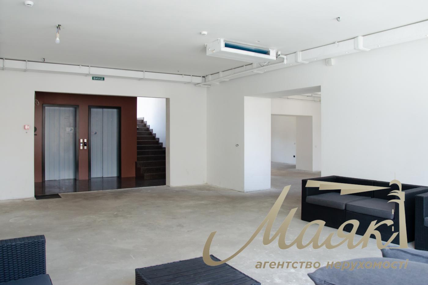 Commercial space for rent (643 m²) in the Infinity Business Center, Saksaganskogo Street, Downtown, Kyiv