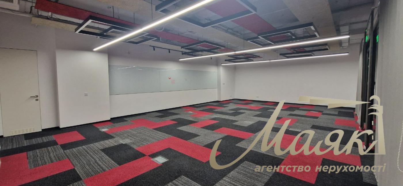 Rent Office 960 m2 in BC "Astarta", Naberezhno-Kreschatitskaya street, Podol.