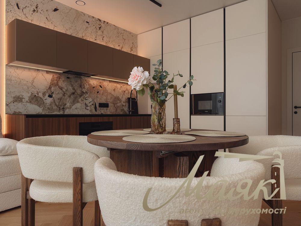 Продаж сучасної квартири площею 68 м², ЖК «Каховська», Лівобережна