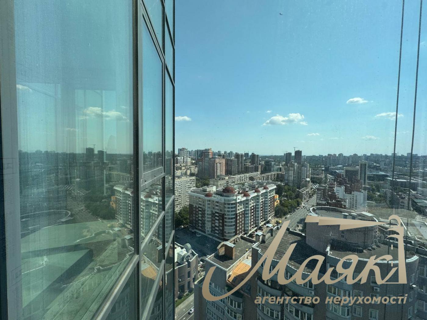 Продаж 3к квартири, 117м2, ЖК А136.