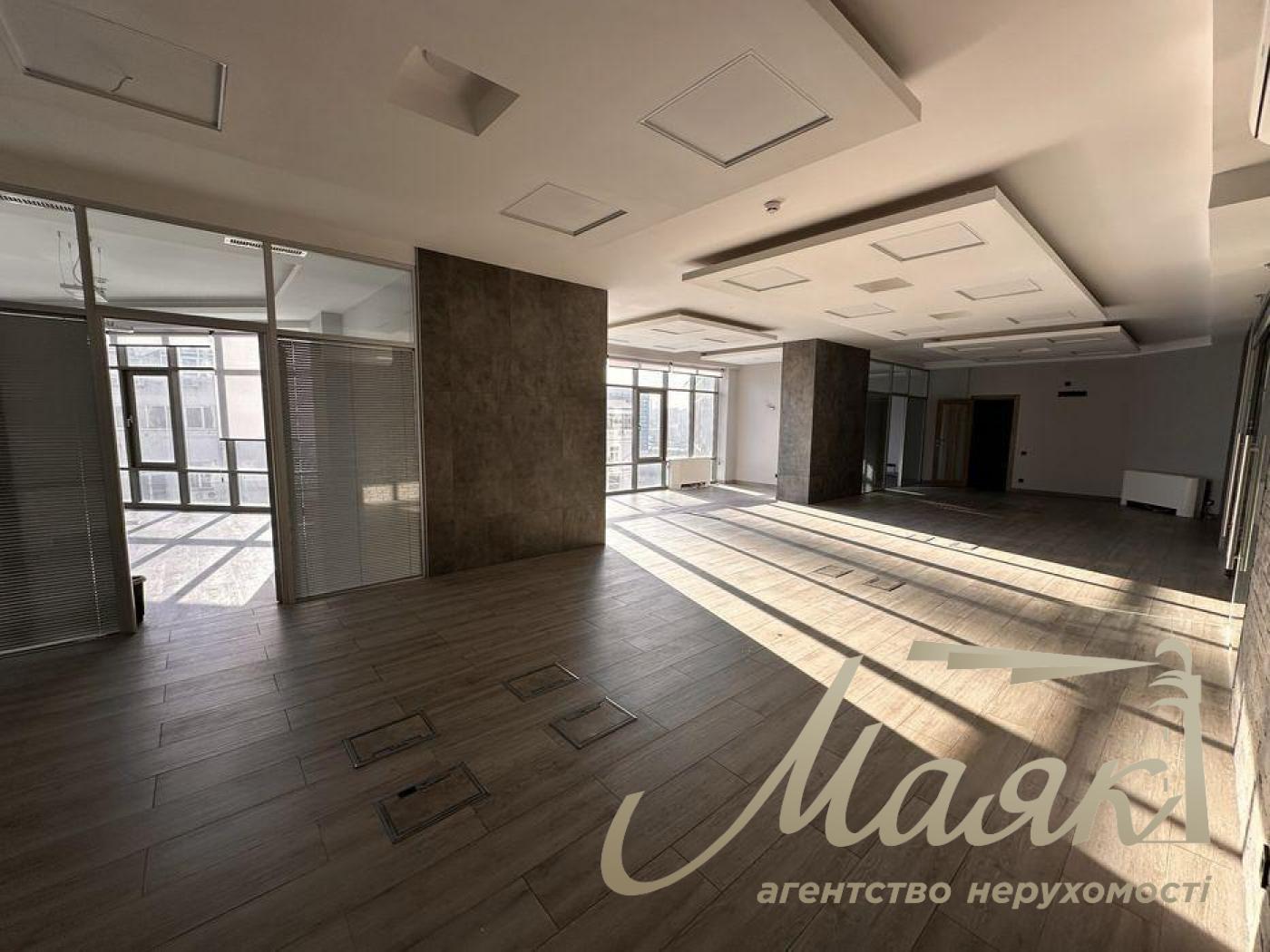 Оренда офісу 186 м.кв ст.метро Олімпійська, Центр