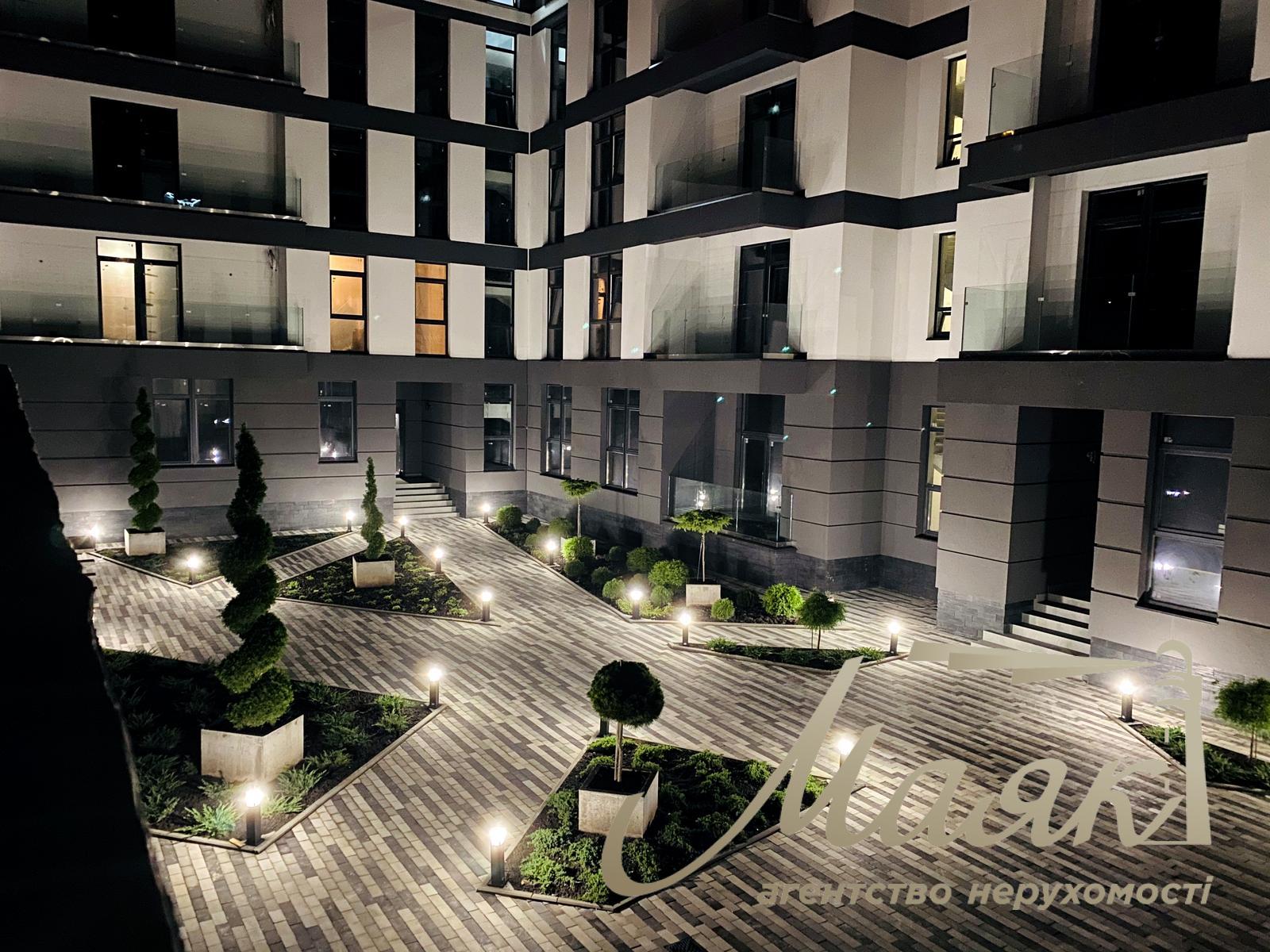 Продажа фасадного помещения в ЖК Соломянский ул.Университетская ул., 17-А