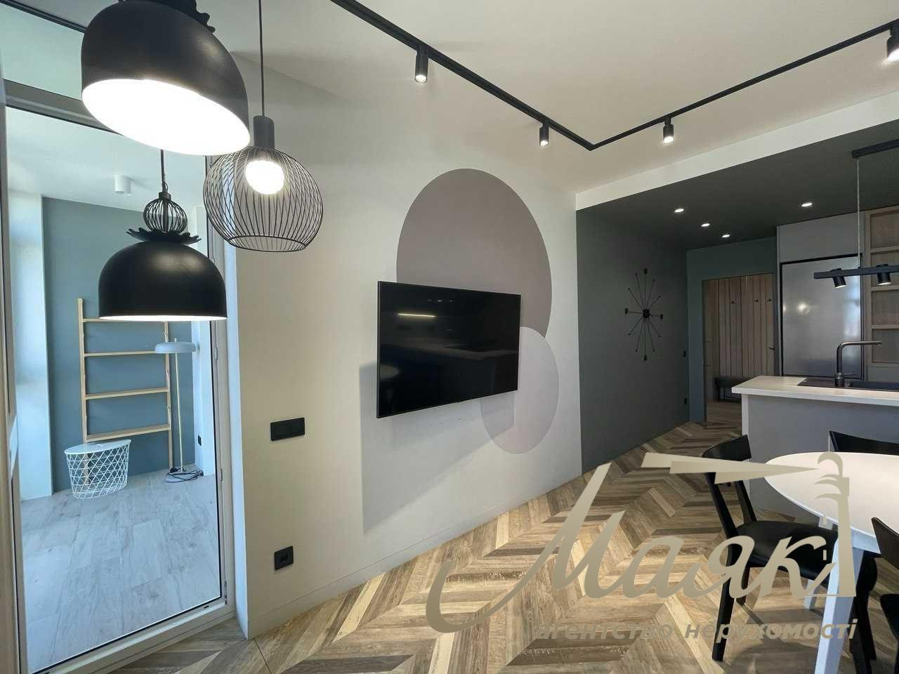 For sale apartment 86m2 in LCD "French Quarter 2" John McCain Street, 3a, Pechersk district, Kiev. Center.