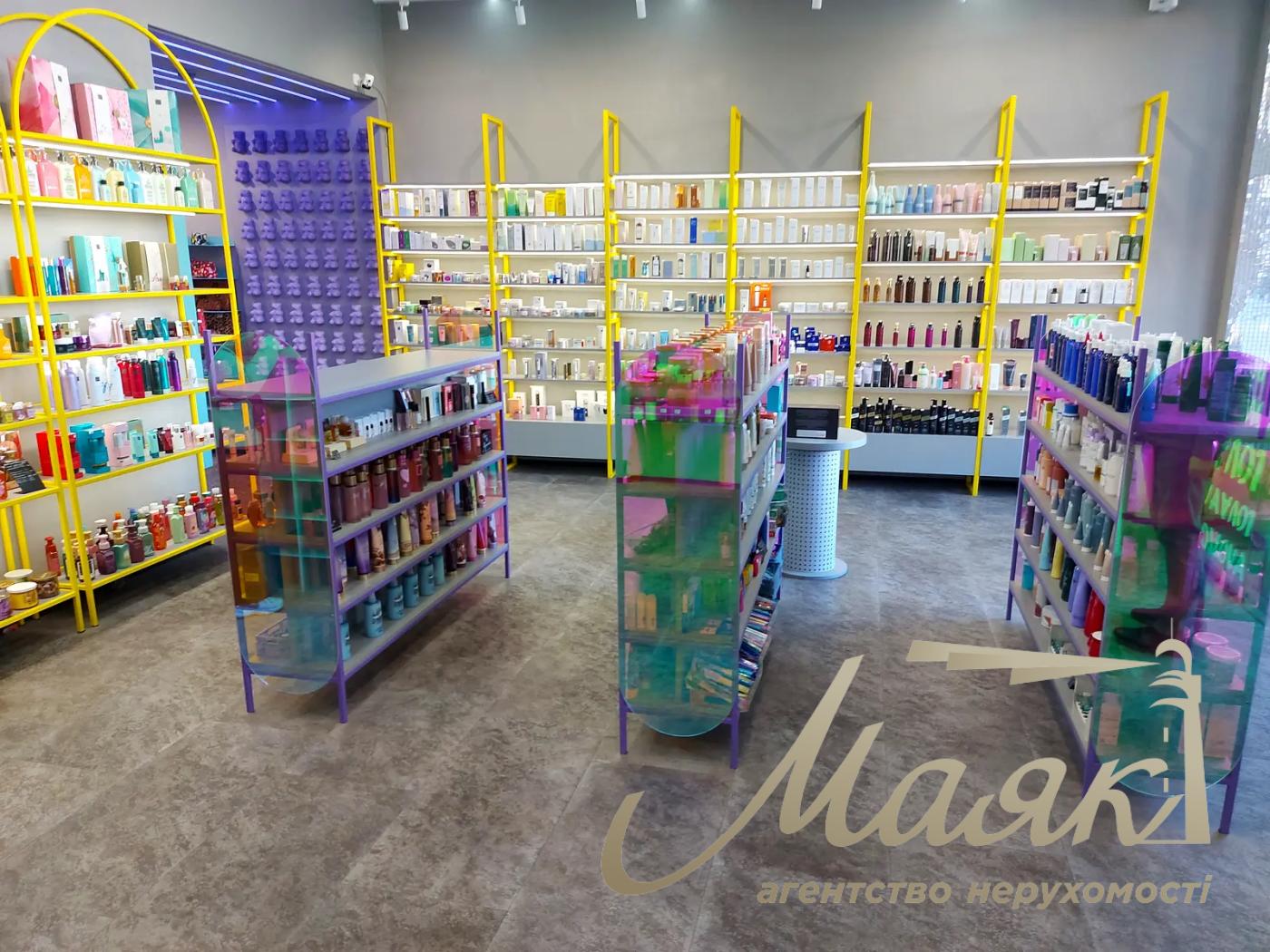 Оренда фасадного комерційного приміщення на Бессарасбкой площі, Центр.