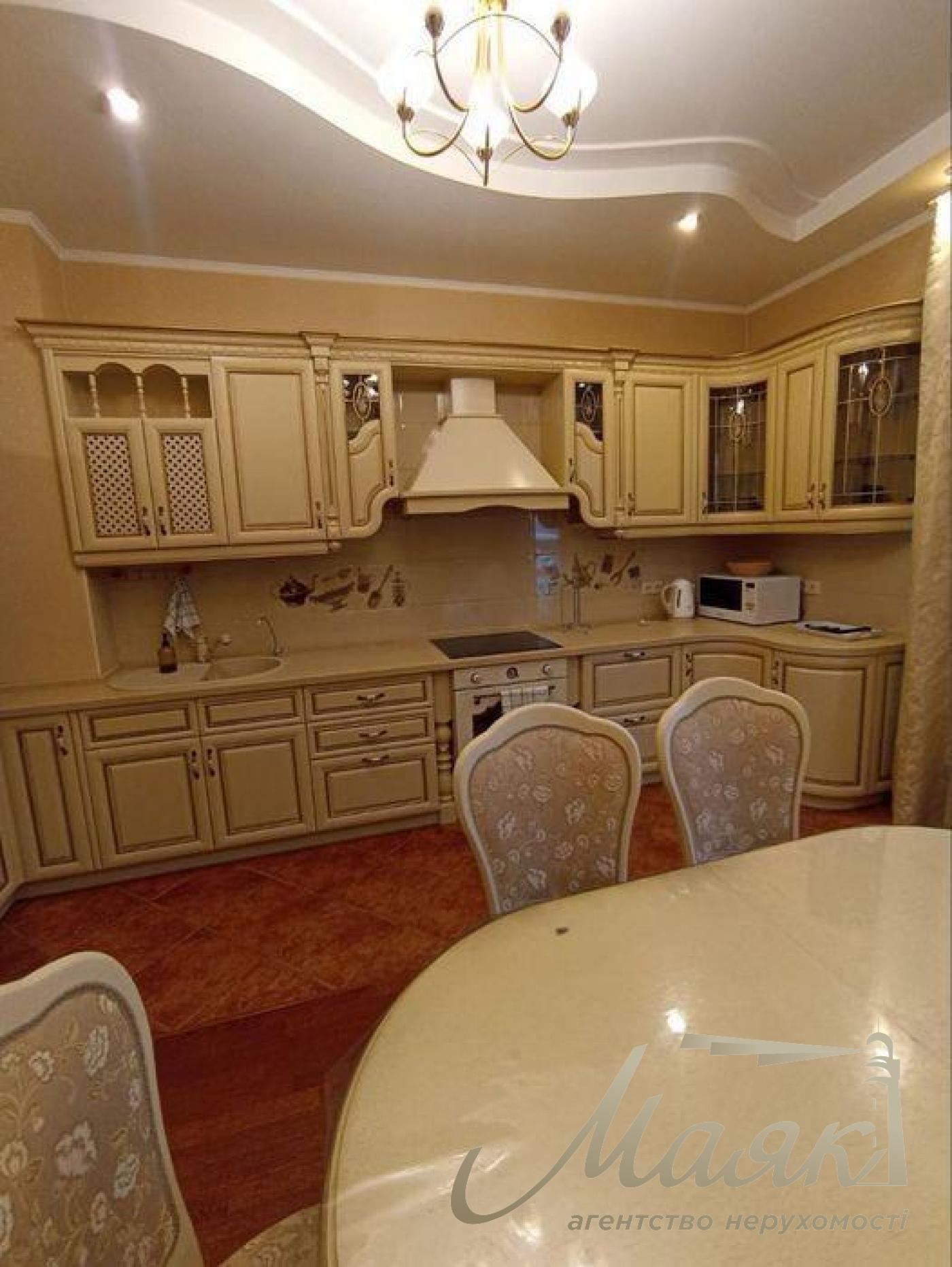 Аренда 2-к квартиры 85 м2 ЖК "Новопечерские Липки" Печерский р-н