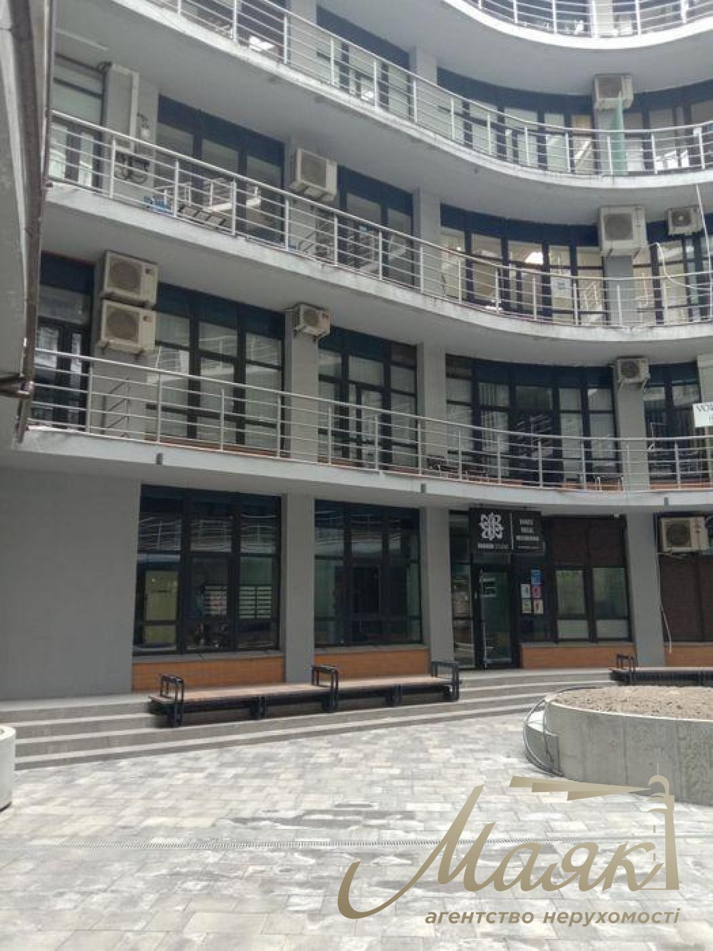 Продажа офиса 52 м.кв. в БЦ Волна, Печерск, Центр