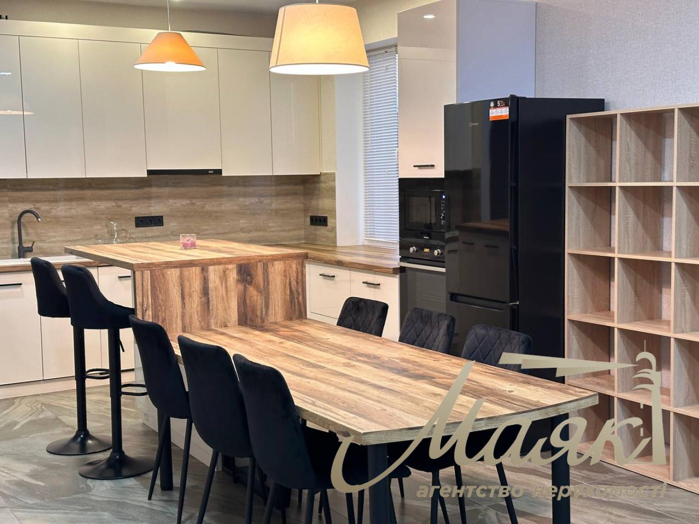 Оренда одноповерхового будинку 160м2 у Києві з повною автономією