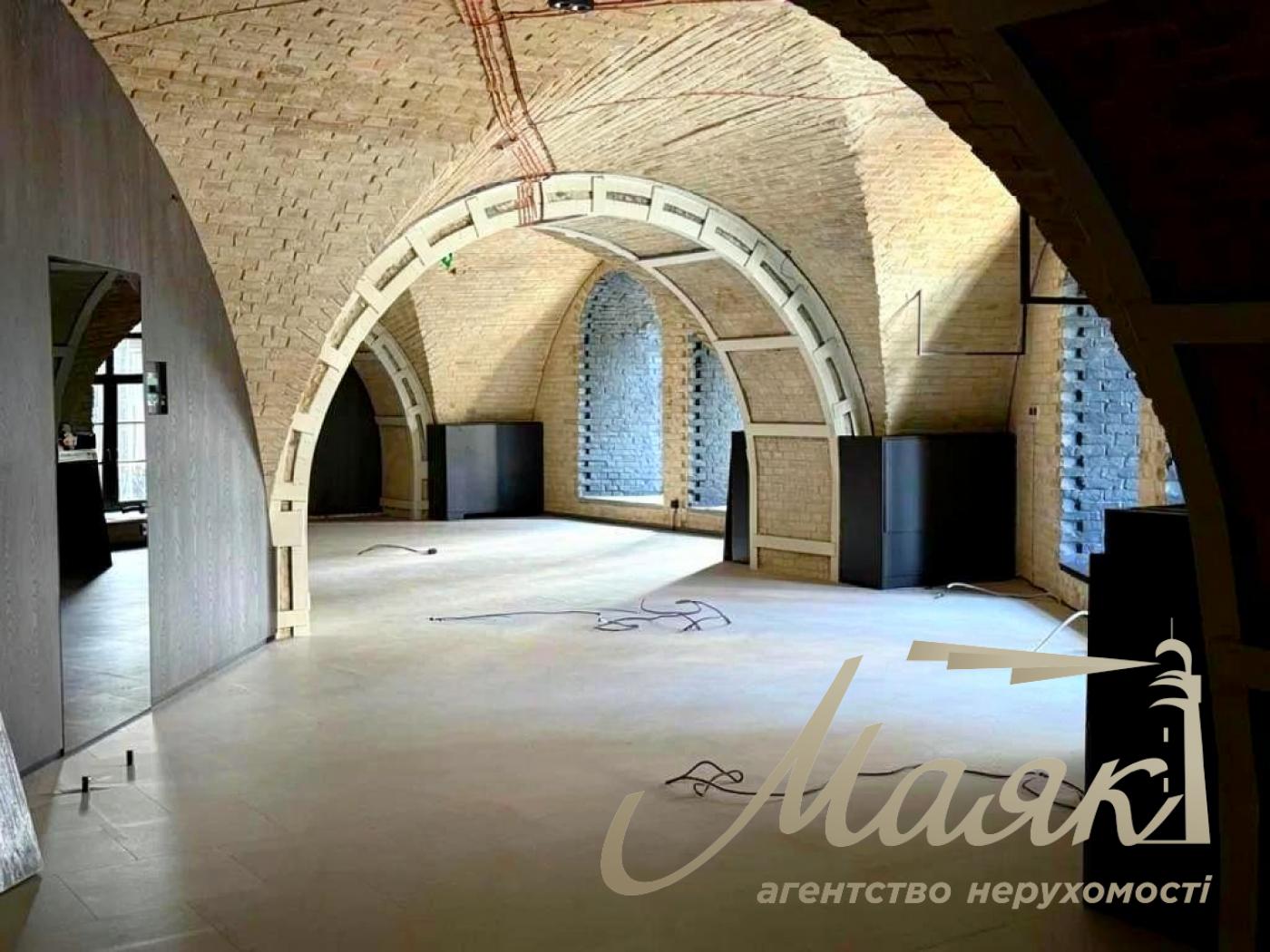 Commercial Space for Rent: 1,062 m², Mazepa Street, Arsenalna, Pecherskyi District