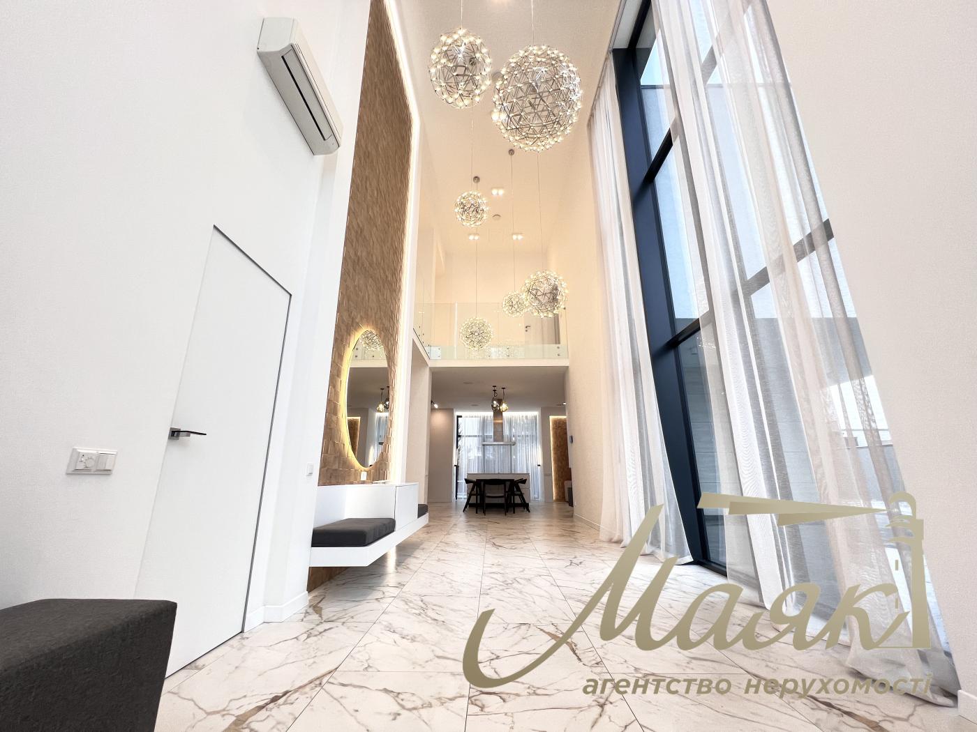 Аренда загородного дома на Осокорках в коттеджном городке «Голубая Лагуна»