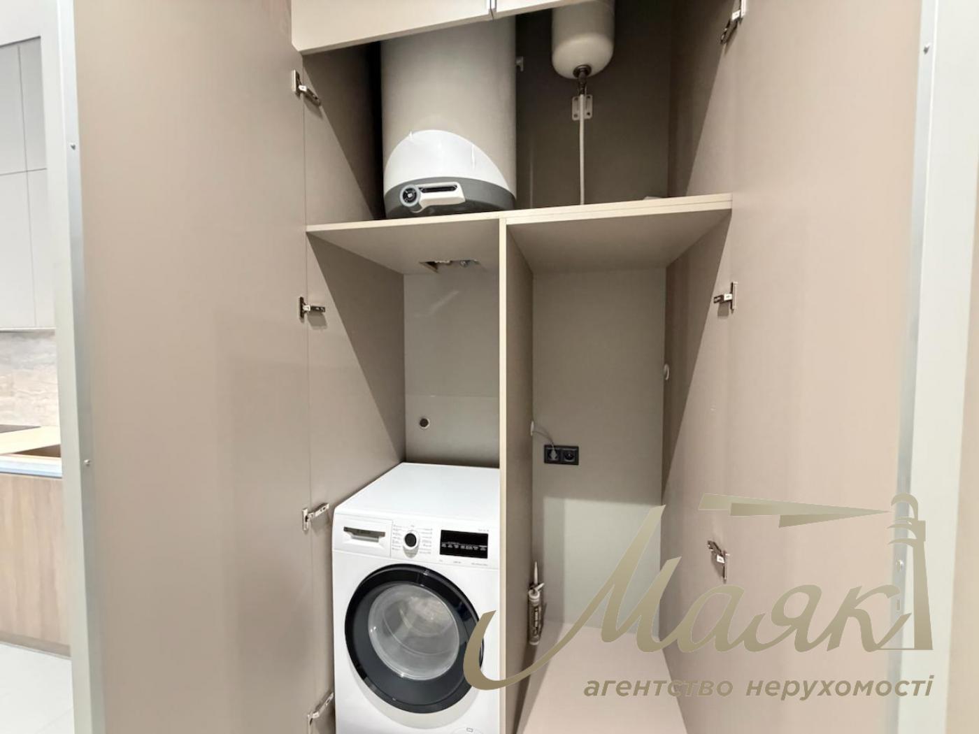 3-Bedroom Apartment for Rent in the Novopecherskie Lipki Residential Complex, 15B Verkholyuda (Dragomirova) St.