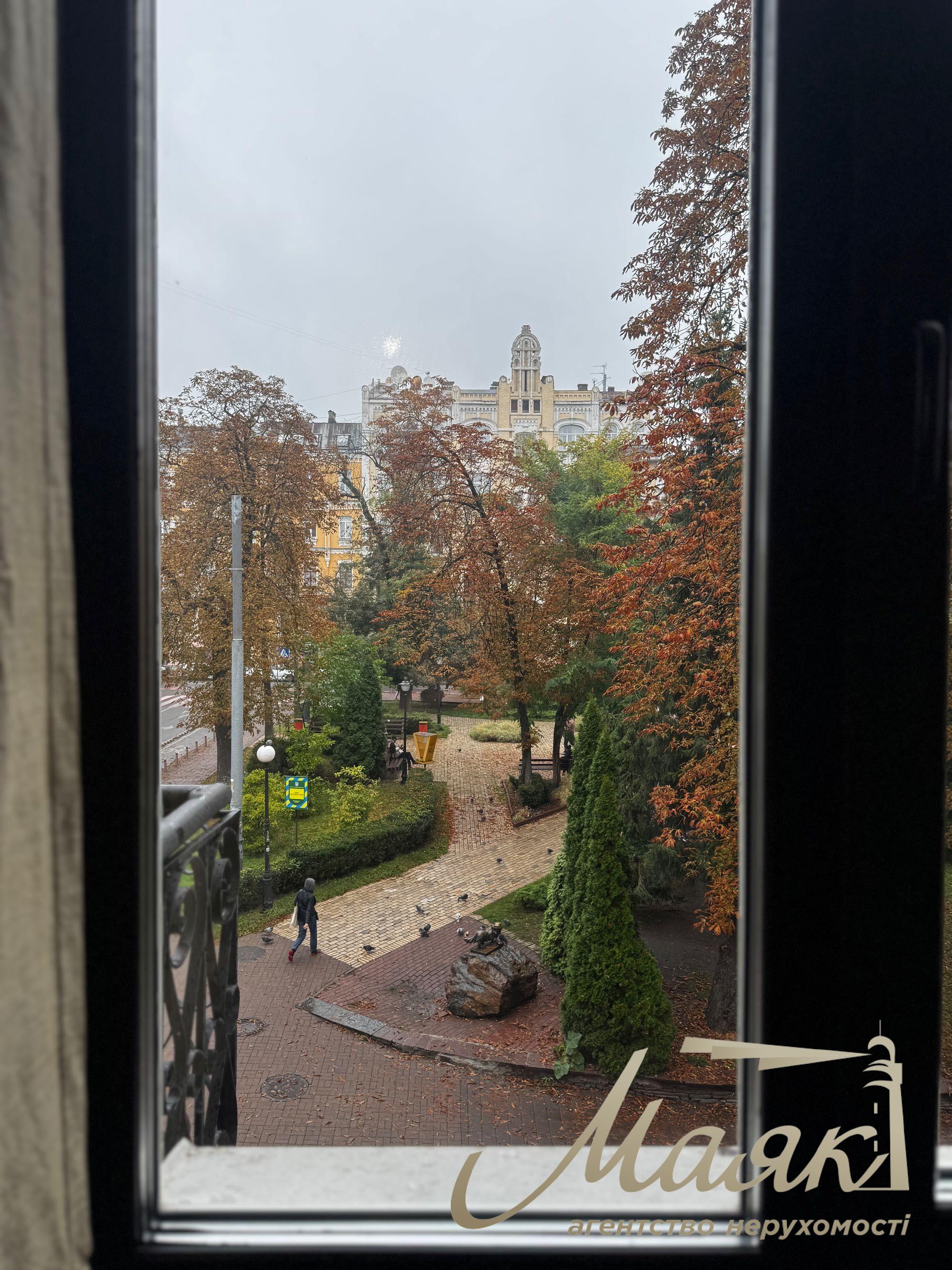 Продажа 3-комнатных апартаментов, 76 м², ул. Лысенко, 1, район Золотые Ворота, Киев