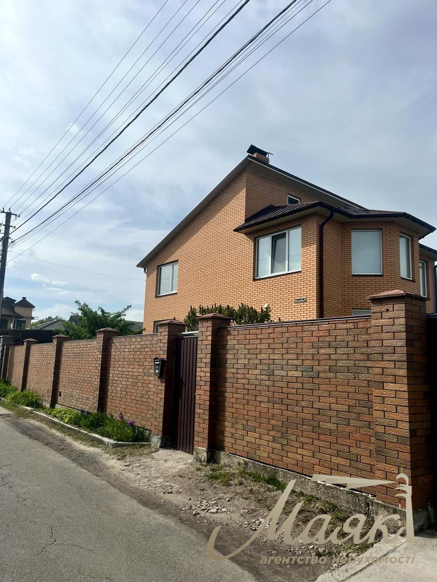 Продаж цегляного будинку 230 м² | Голосіївський район | Віта-Литовська (Чапаївка) вул. Лаврова, Київ, 10 хвилин від метро Видубичі