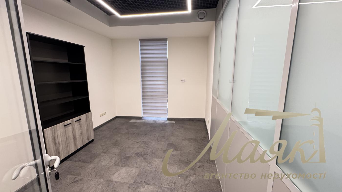 Продаж офісної будівлі в живописном районІ! Ул. Верхнегорская. Центр. Киев