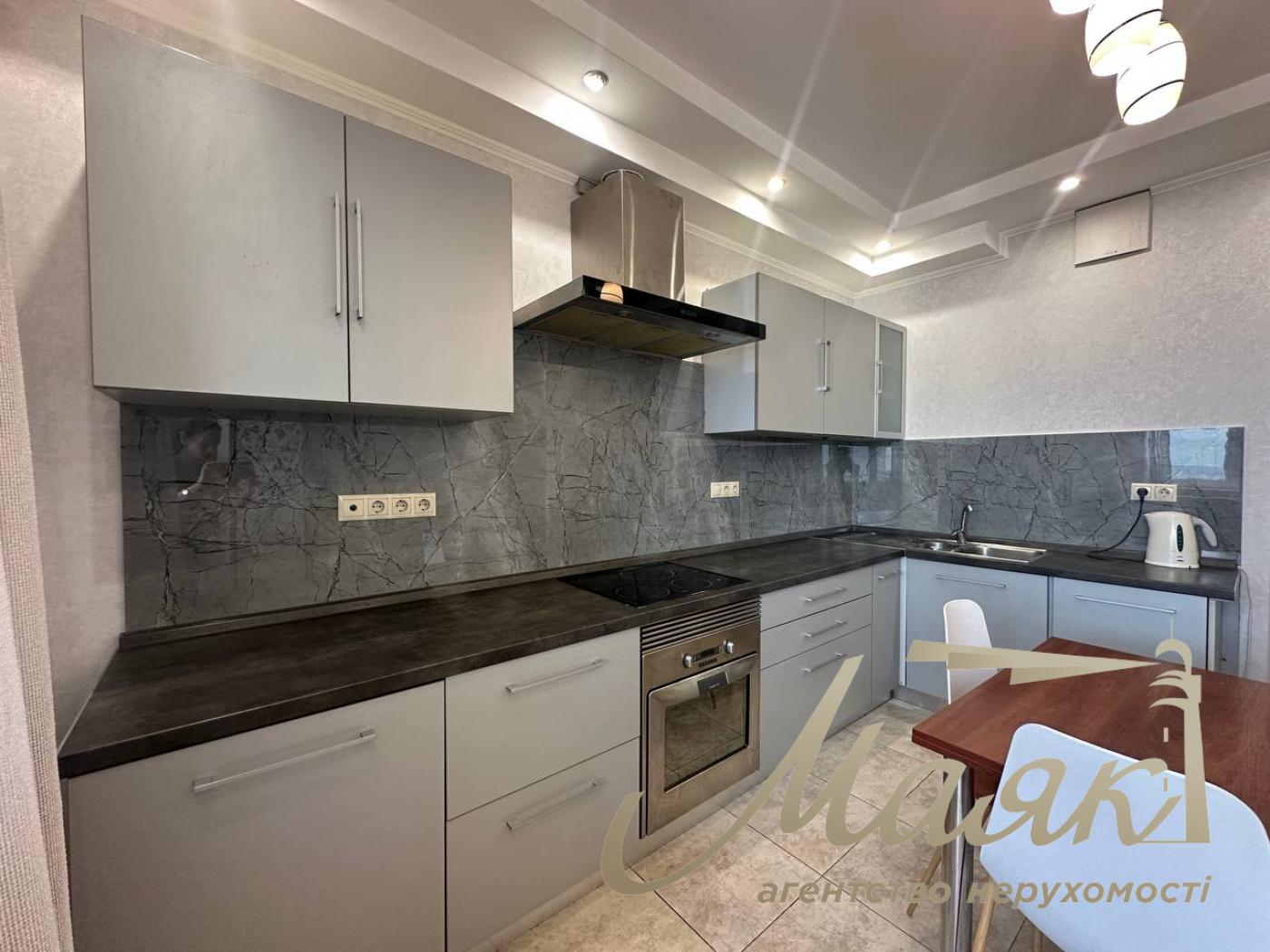 Продаж 1 кімнатної квартири по вул.Олександра Мишуги 12, метро Позняки