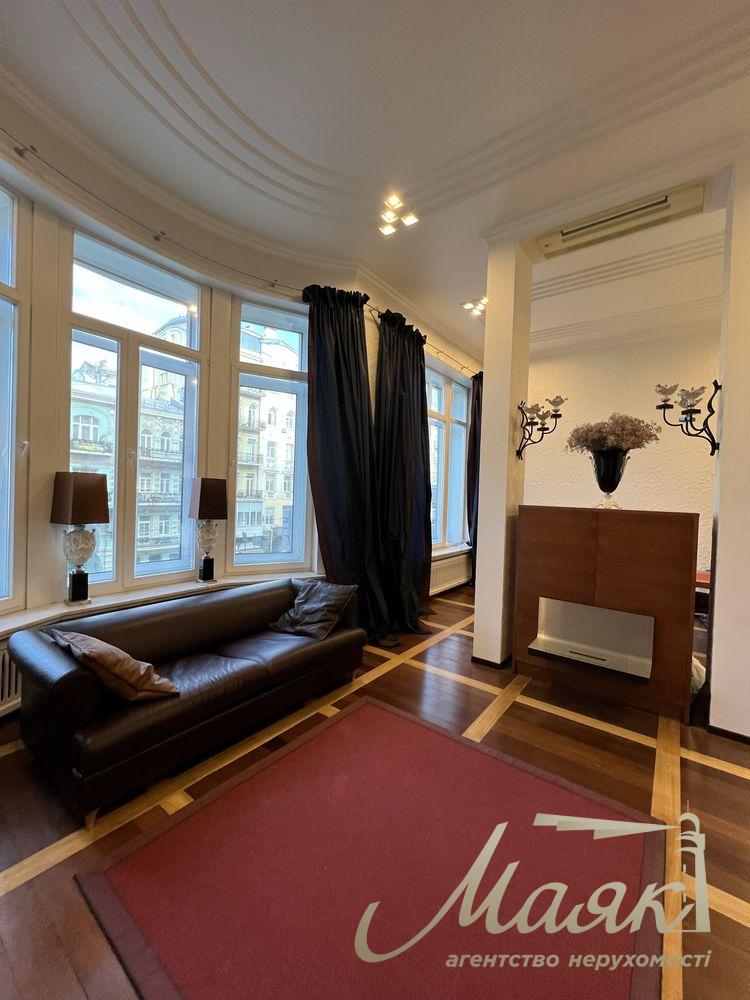 Продаж 2к. квартири вул. Велика Васильківська, 27, площа Українських Героїв, Центр