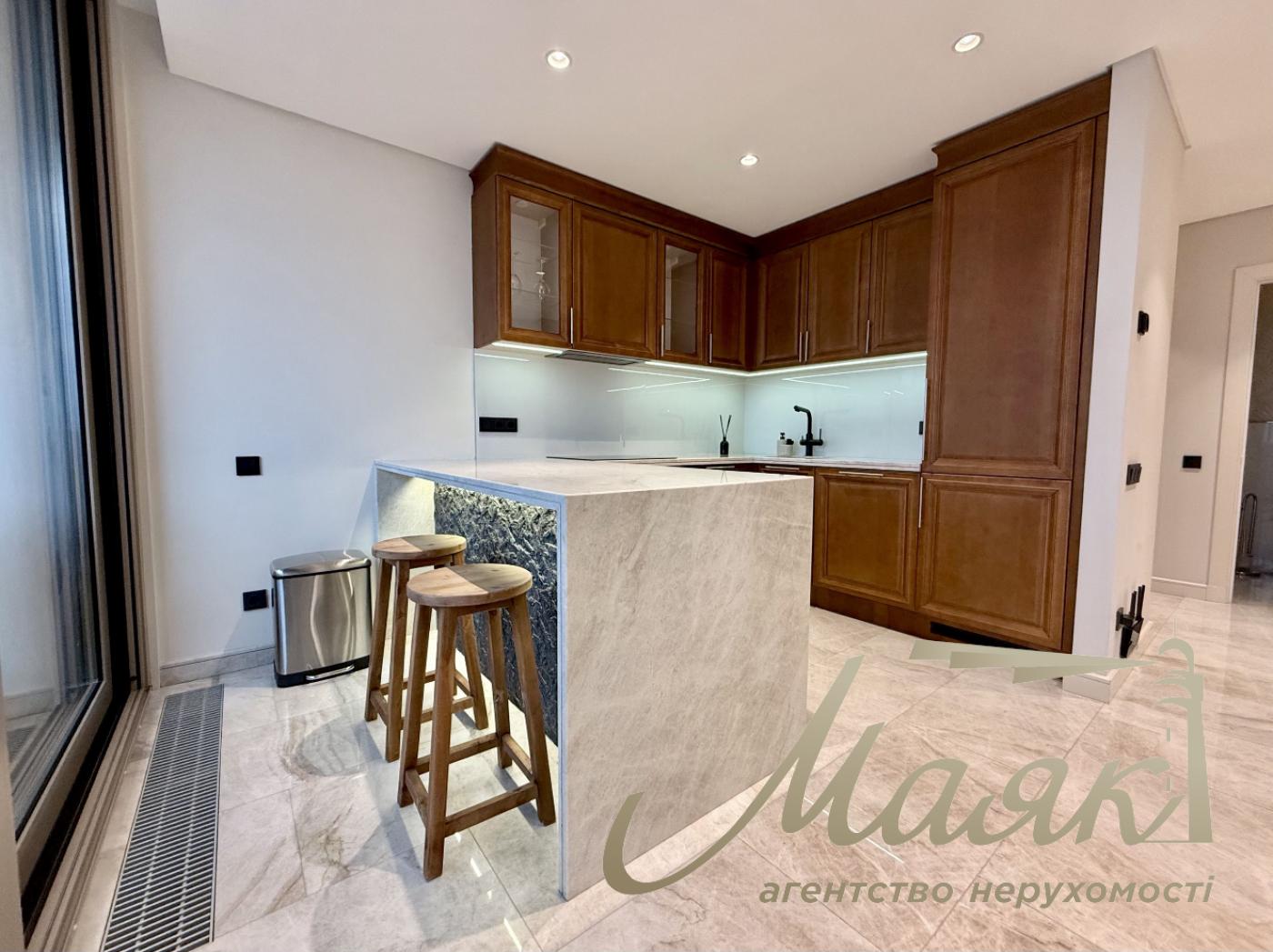 Аренда 1к 80м квартиры в ЖК Подвисоцкий, Печерский район