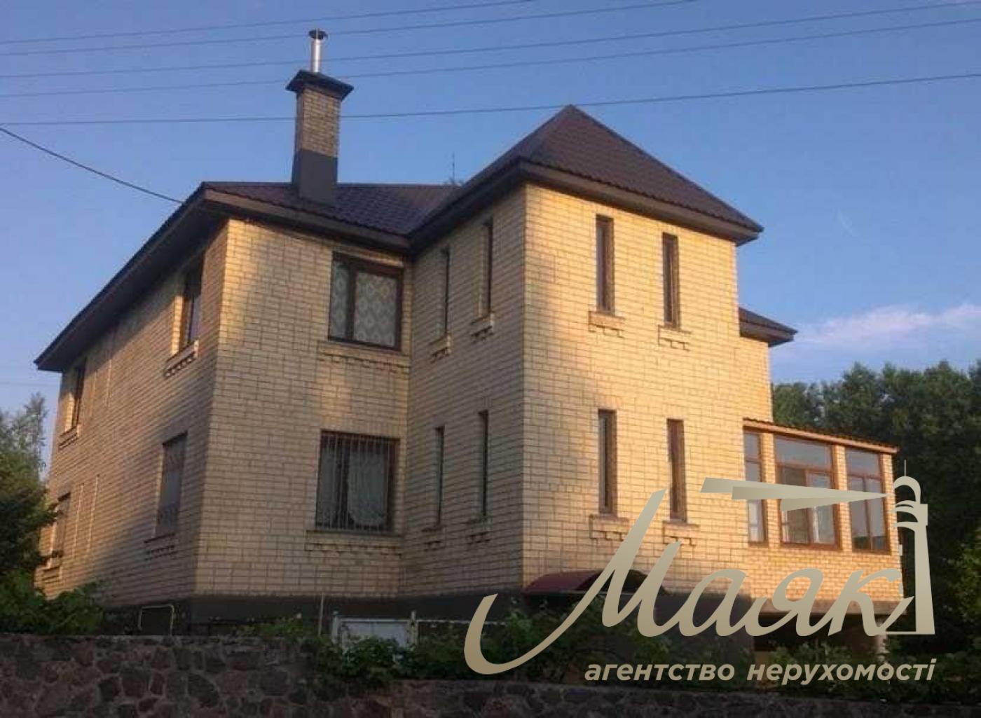 Продаж 3х-поверхового будинку, загальна площа 388 кв. м. Хотів, Києво-Святошинський район, Київська область.