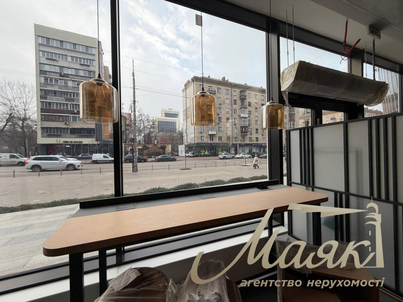 Оренда фасадного приміщення, 203 м2, БЦ Magnett, Печерськ