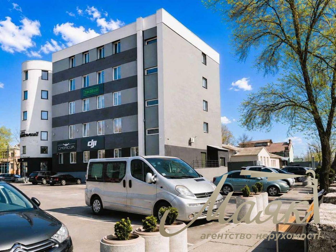 Оренда офісу площею 379,2 м² у бізнес-центрі на Печерську, станція метро «Либідська»