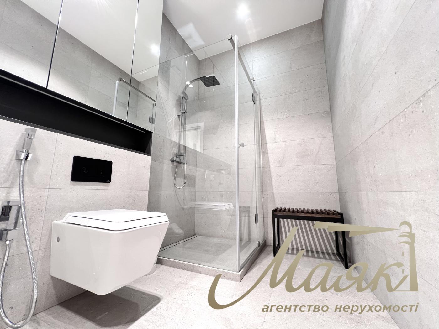 Оренда заміського будинку на Осокорках у котеджному містечку "Блакитна Лагуна"