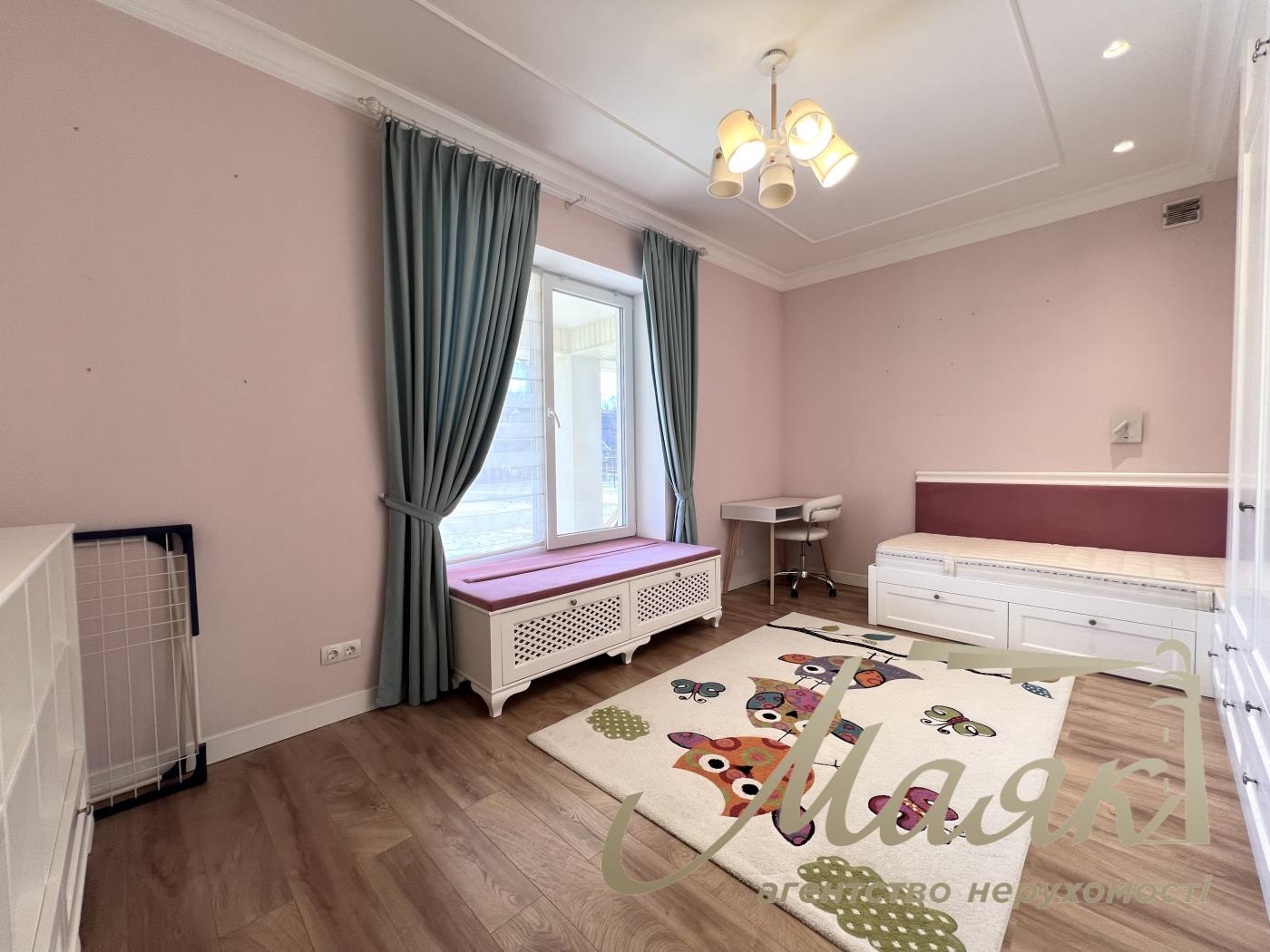 Rent 2-storey house 190m2, Goloseevsky district, Myshelovka