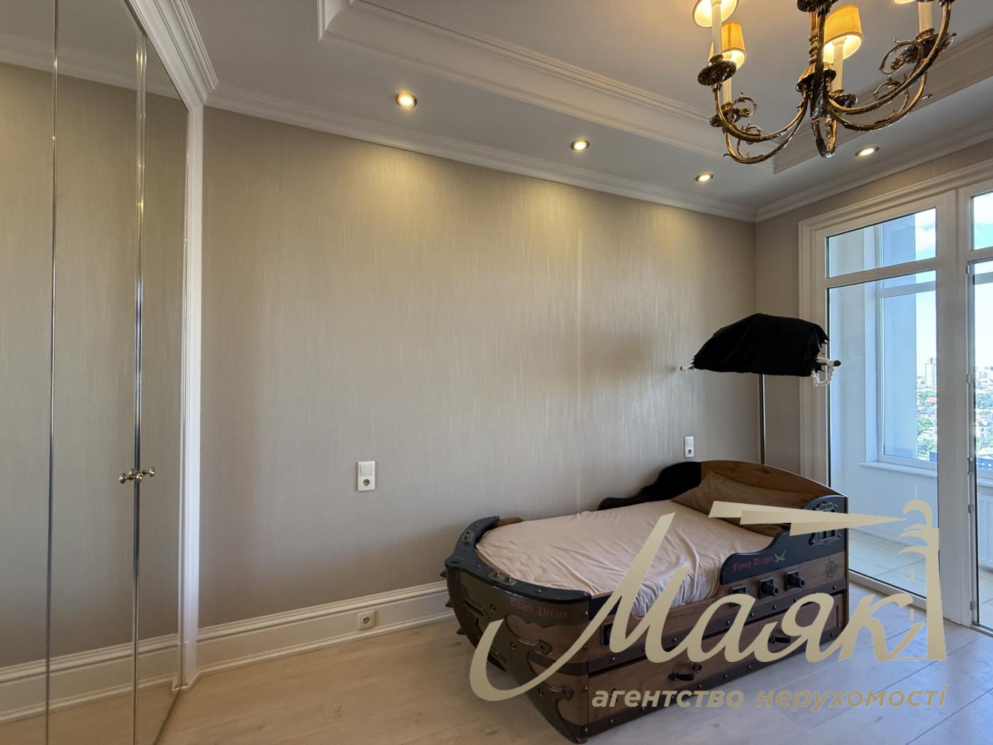 Продаж квартири в ЖК Новопечерські Липки, вул. Андрія Верхогляда, Печерськ, Київ