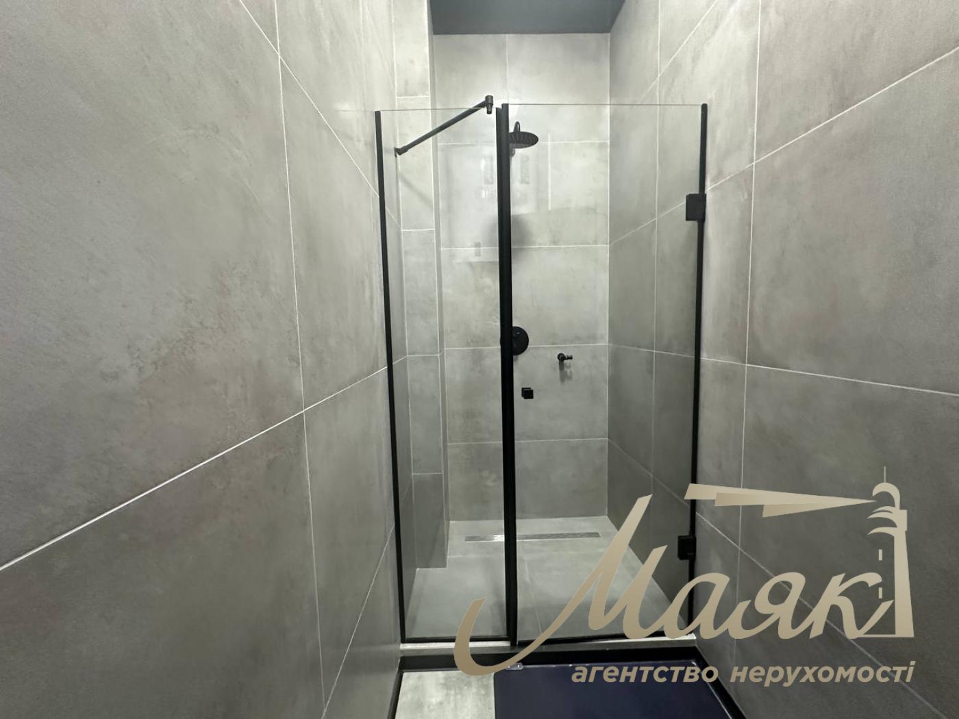1,132 m² Office Space for Rent in the Business Center at 18/7 Almazova Street, Pechersk