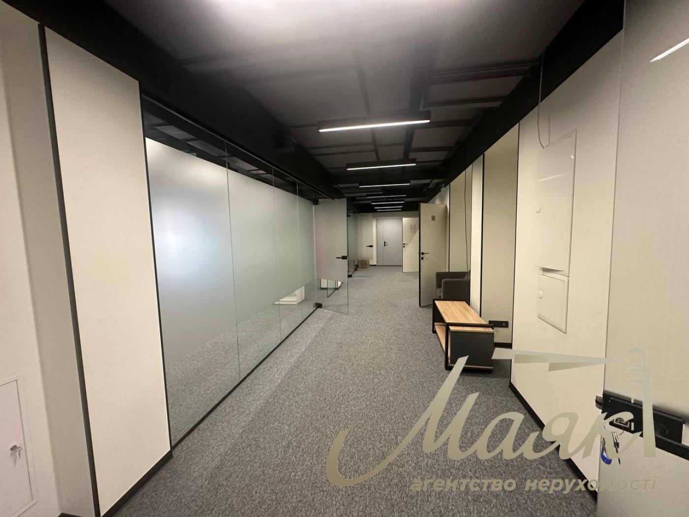 1,132 m² Office Space for Rent in the Business Center at 18/7 Almazova Street, Pechersk