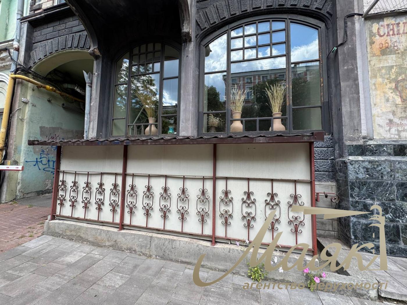 Продаж комерційного приміщення 337м2, вул. Велика Житомирська, Центр, Київ
