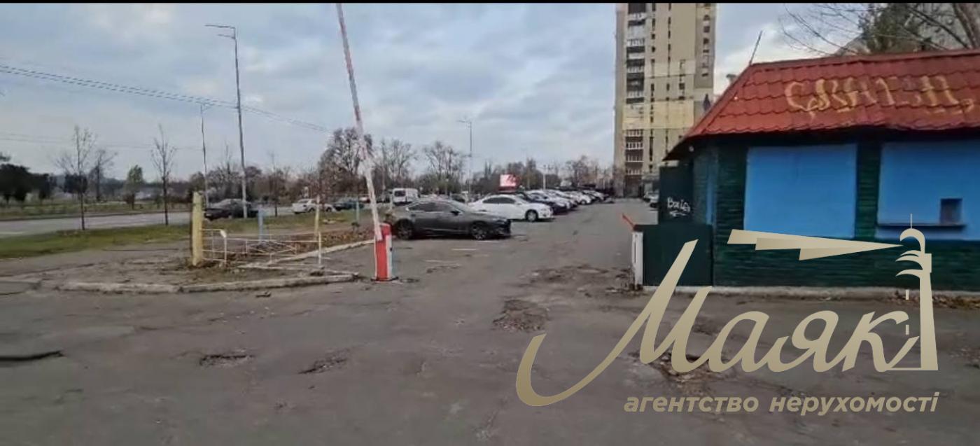 Продаж ділянки 0.35 га з приміщенням 54м2, Дніпровська Набережна, 13