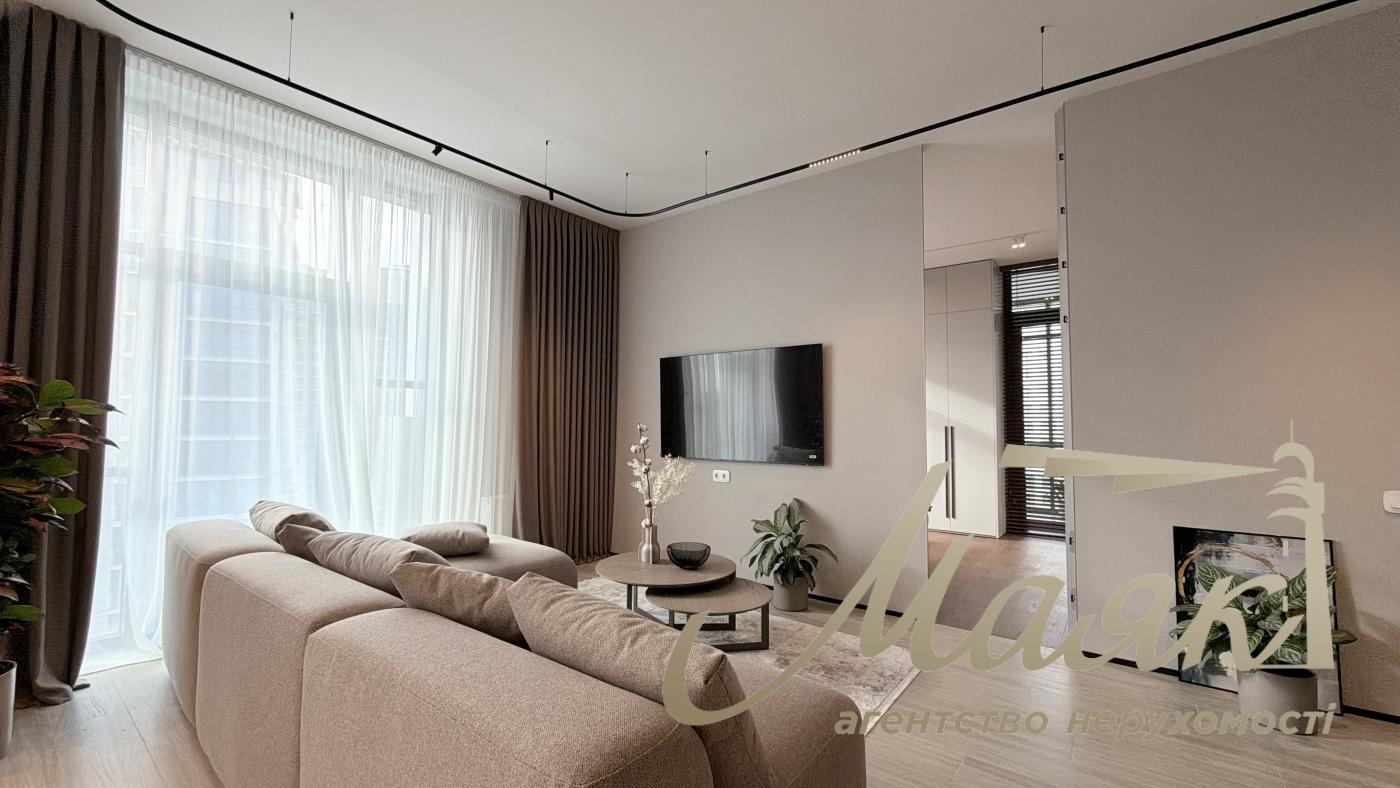 For sale 3-room apartment Residential Complex Novopecherskie Lipki, Dragomirova str.