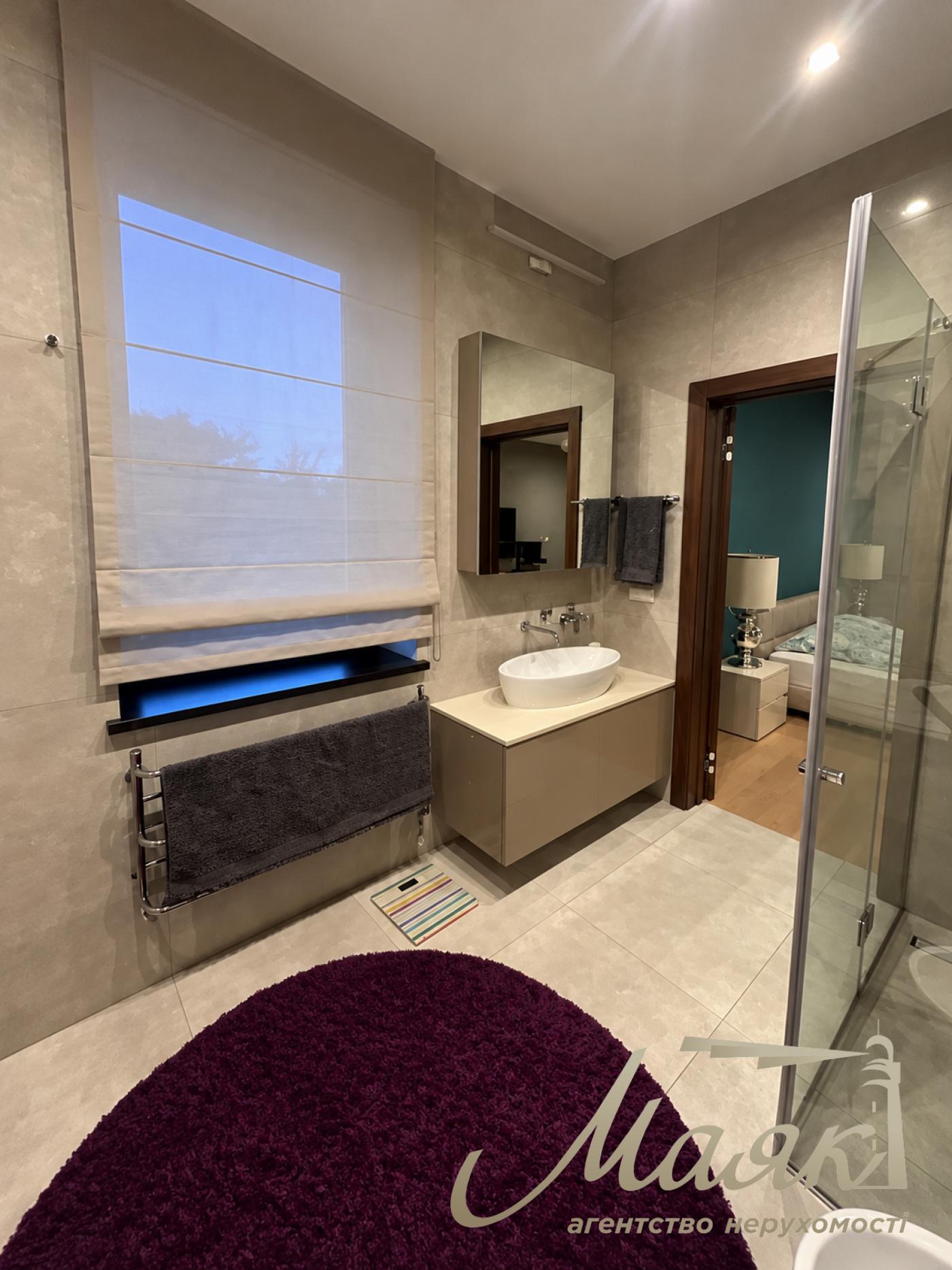 Оренда 2-поверхового будинку площею 375 м², житловий комплекс «Сонячна Долина», Романків