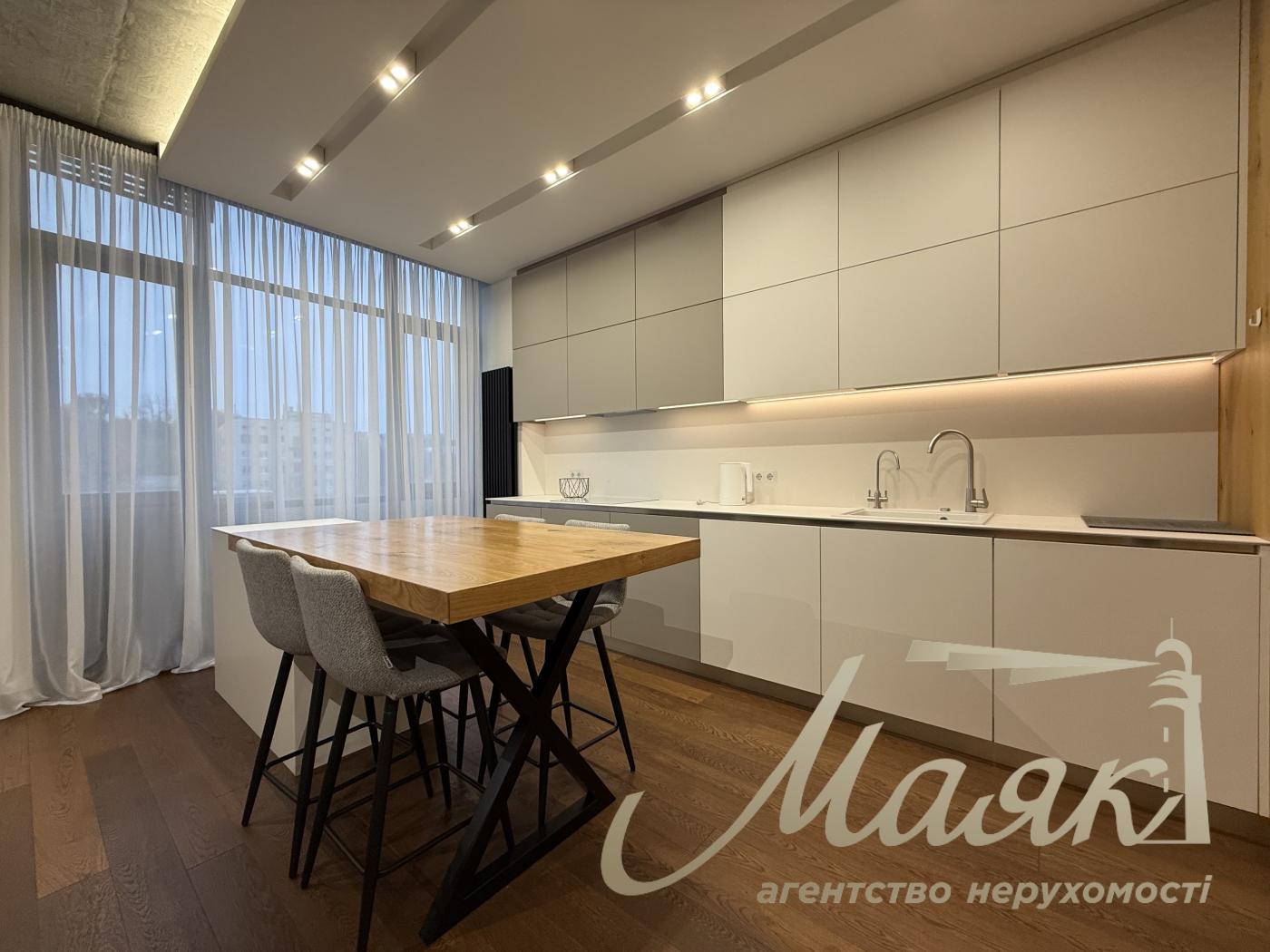 Rent 3-room apartment in LCD Novopecherskie Lipki str. Andriy Verkhoglyada (Mykhaila Dragomirov), 11-V