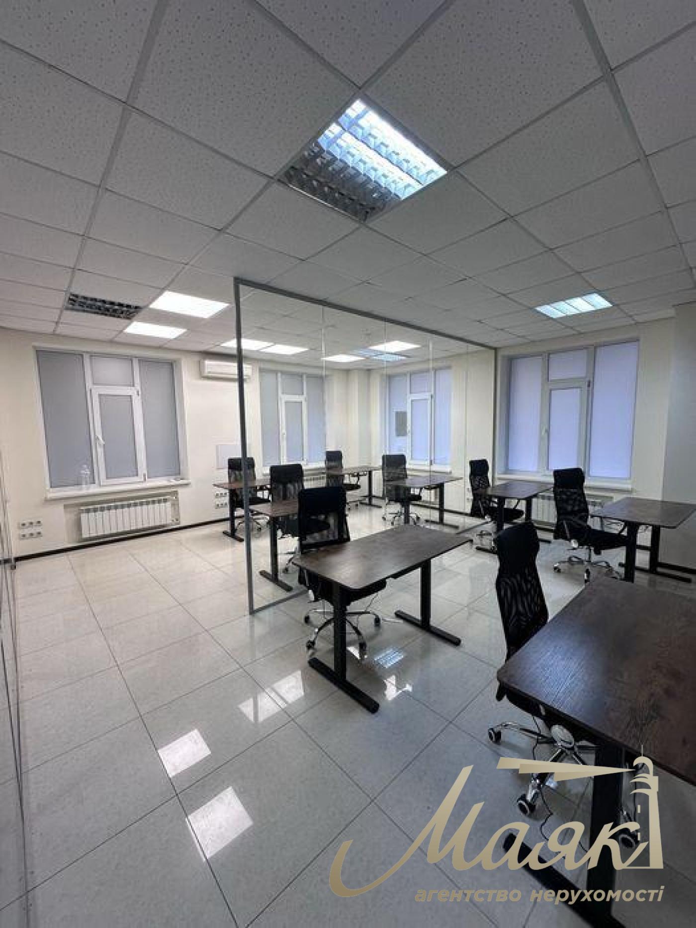 Rent commercial premises 85 sq.m.sq., Podol, Center