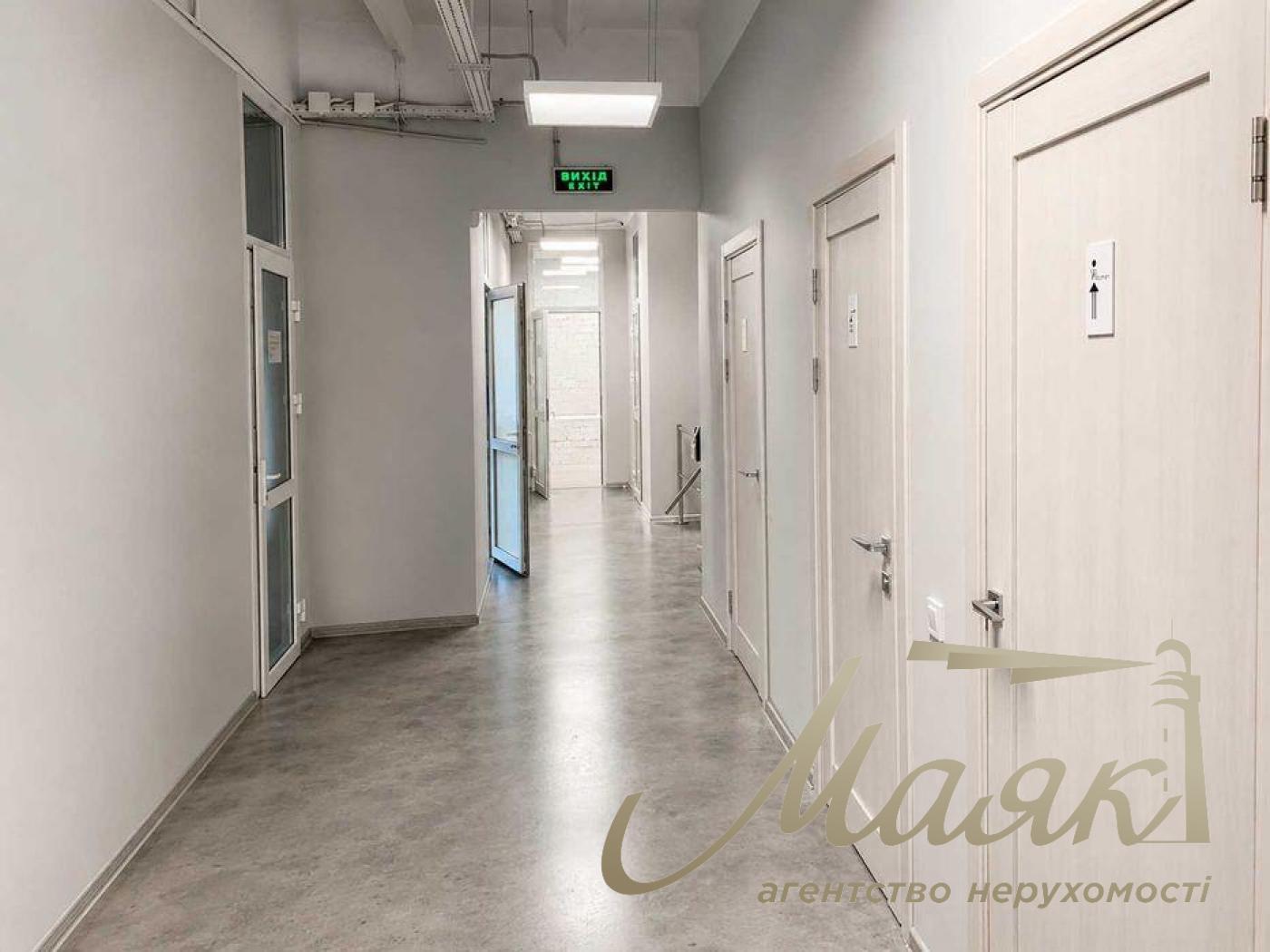 Оренда офісу площею 379,2 м² у бізнес-центрі на Печерську, станція метро «Либідська»