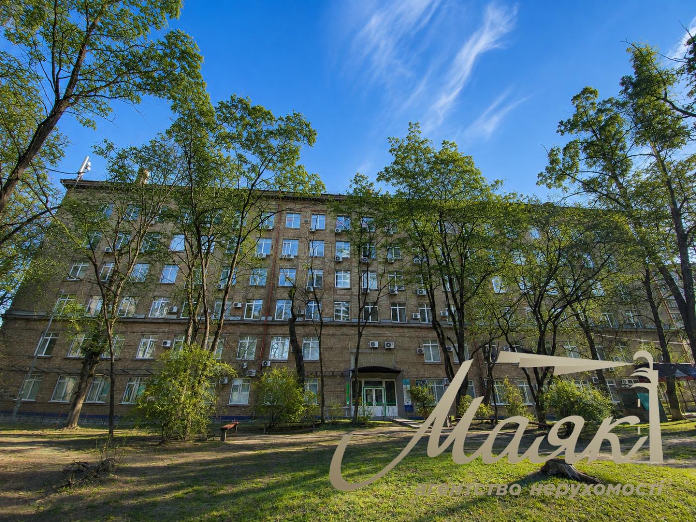 Продаж офісного поверху площею 1000 м², вул. Євгенія Коновальця, 31, Печерськ