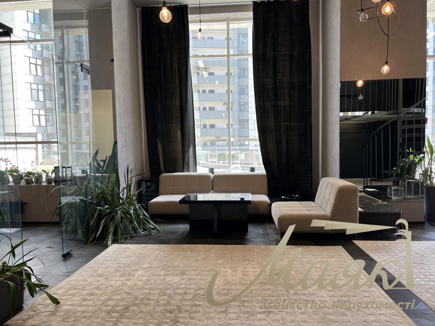 Оренда фасадного приміщення 80м2 в ЖК Новопечерські Липки