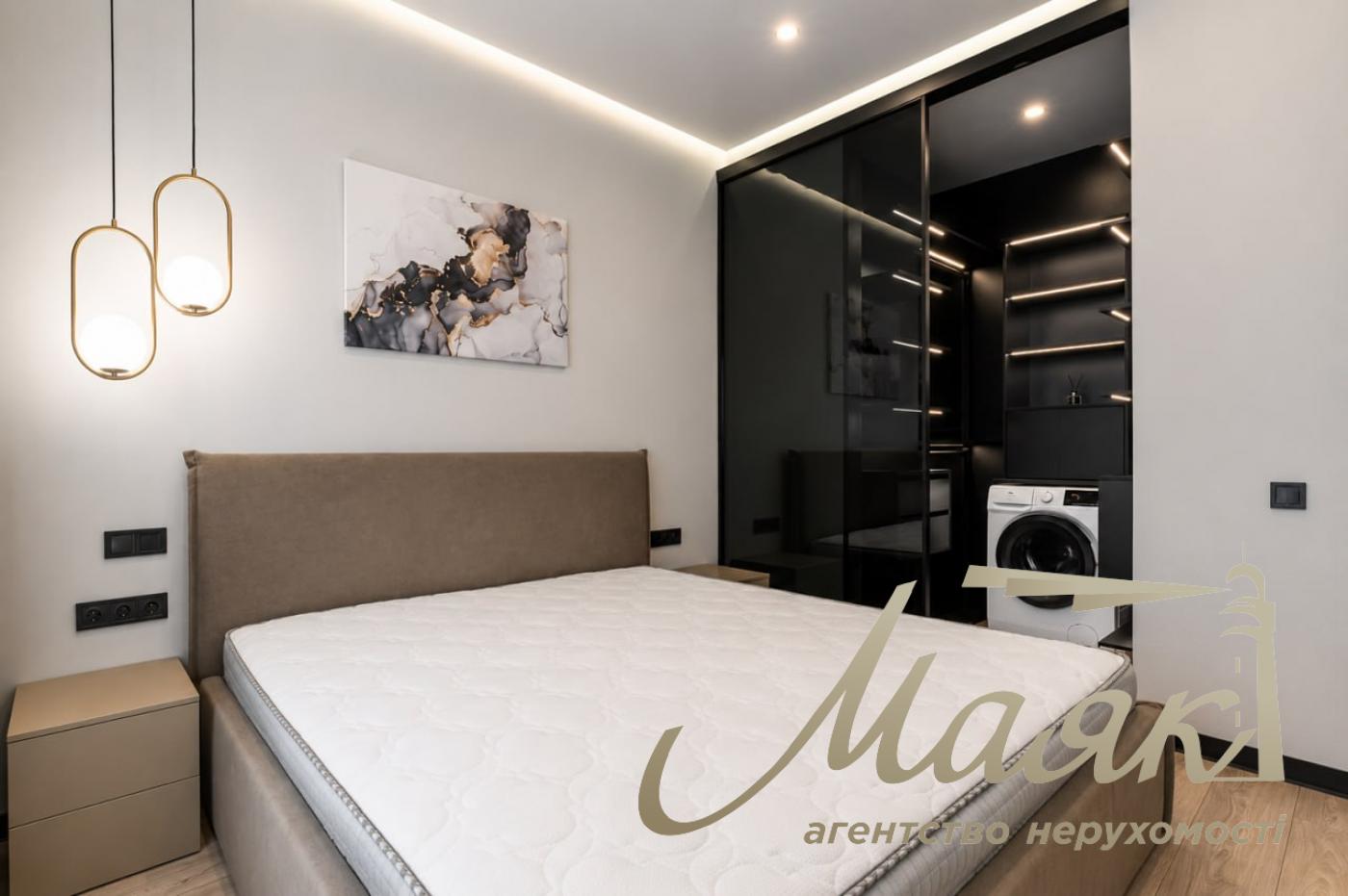 Продаж 2-кімнатної квартири з ремонтом площею 55 м² у ЖК «Новопечерські Липки», Печерськ, вулиця Драгомирова/Верхогляда, 19Б